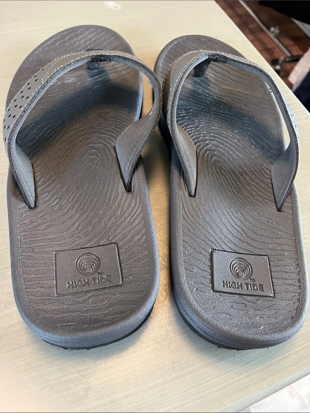 High Tide Gray Sandals Sz 9